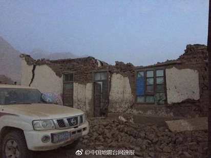 新疆5.5地震 8死20餘人傷180多戶房屋倒塌 | 房屋倒塌。