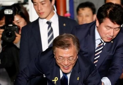 南韓總統保鑣太帥 引起外媒騷動 | 