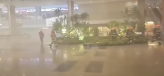 【影】新加坡樟宜機場火警 第二航廈班機延誤