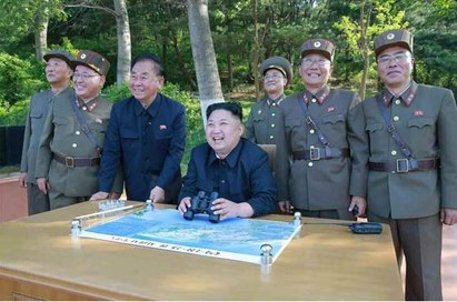 北韓「北極星2型」試射成功 金正恩笑開懷 | 笑得很開心的金正恩。(翻攝勞動新聞)