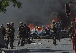 阿富汗使館區炸彈攻擊 增至近500死傷