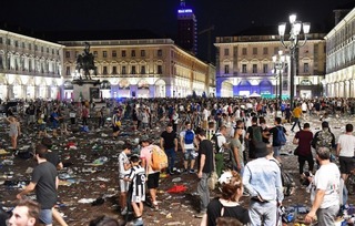 歐聯決賽戶外轉播 民眾驚慌踩踏逾200人傷