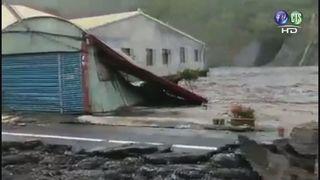 【午間搶先報】洪水吞10民宅 勤和部落困百人