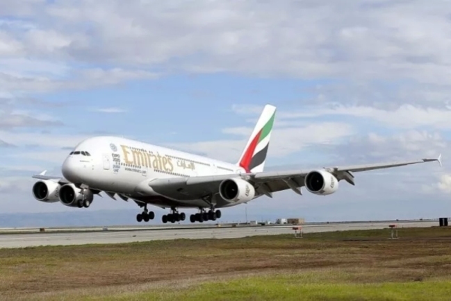 阿聯酋航空A380首次延遲 旅客火大好崩潰 | 華視新聞