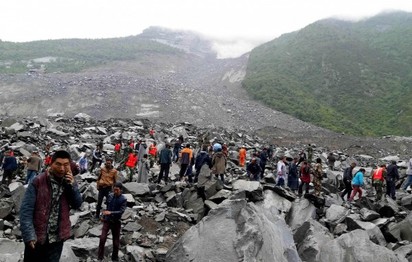 四川山崩找到3生還者5遺體 120人下落不明 | 法新社