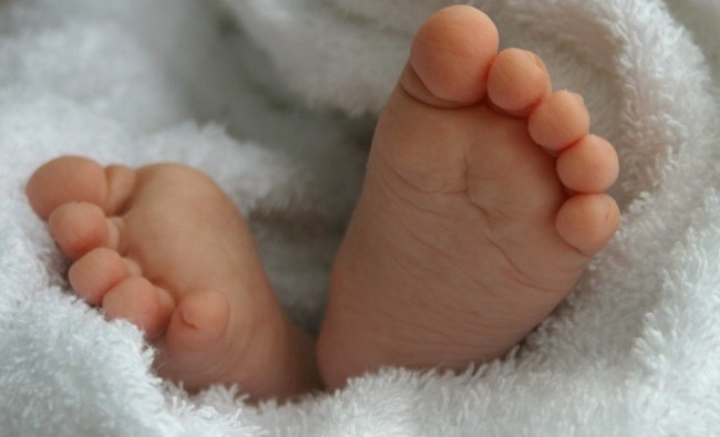 印度政府放搖籃 要窮人合法"棄養"嬰兒?! | 華視新聞