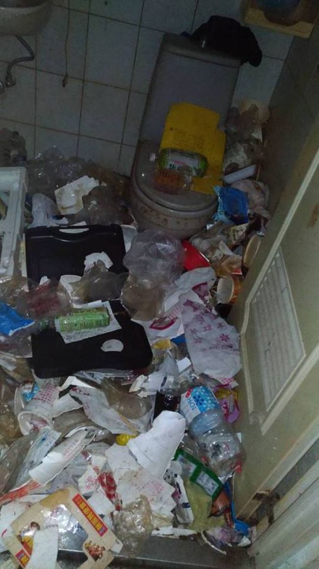 【慎入】超噁心房客 租屋處變資源回收站 | 華視新聞