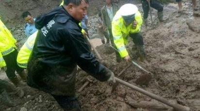 四川暴雨引發土石流 造成8死17人失蹤 | (翻攝封面新聞)