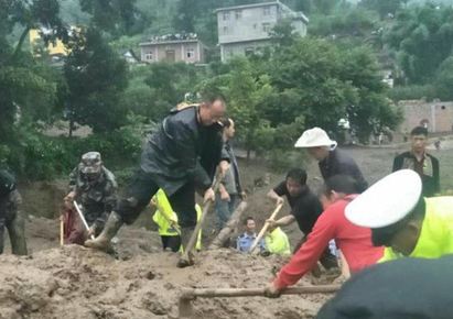 四川暴雨引發土石流 造成8死17人失蹤 | (翻攝封面新聞)