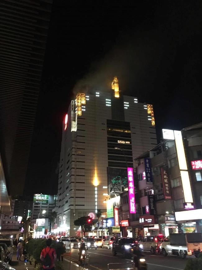 台中廣三Sogo火警 15樓餐廳燒起來無人傷亡 | 華視新聞