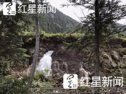 九寨溝強震 最美瀑布諾日朗瀑布變泥潭 | 諾日朗瀑布被震垮。