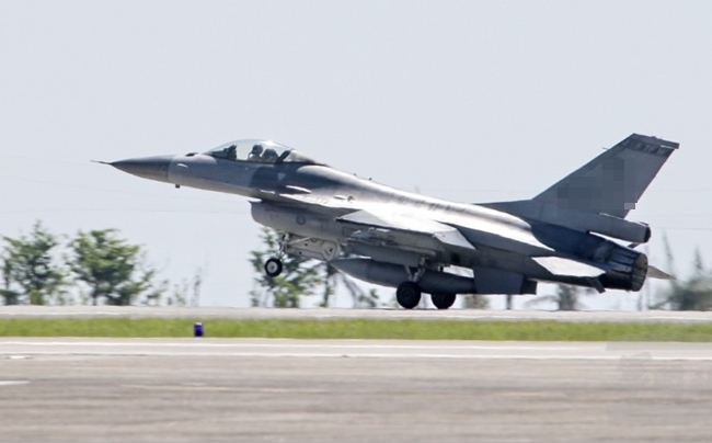 F16載麻糬 退休飛行員問何錯之有 空軍回應.. | 華視新聞