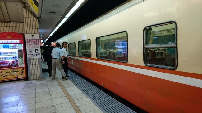 台北車站旅客跳月台 莒光號煞不及撞上 | 華視新聞