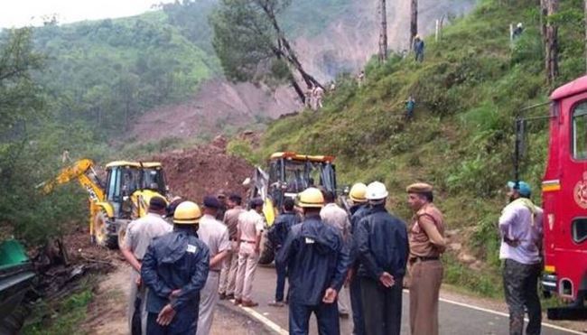 印度嚴重土石流 2巴士遭活埋46死 | 華視新聞