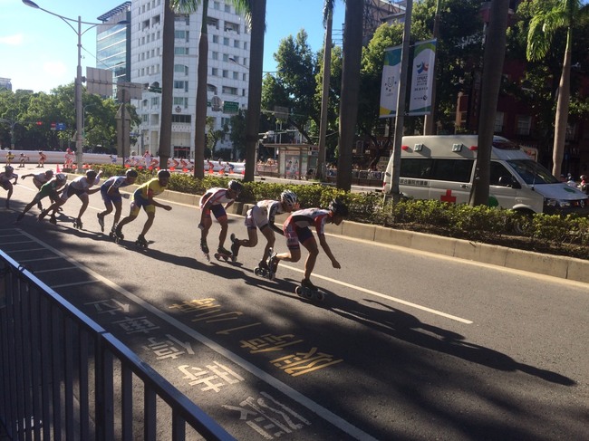 【世大運看華視】滑輪溜冰馬拉松 台北市區封路競速 | 華視新聞