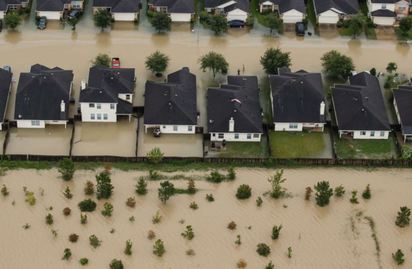 "哈維"回頭再登陸! 創紀錄暴雨城市變海 | 颶風哈維釀水災。