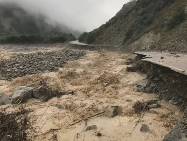 【影】俄國山區暴發土石流 超過300人受困 | 華視新聞