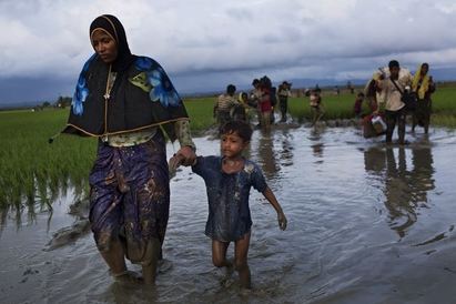 緬甸種族大屠殺 2萬洛興雅人逃往邊界 | 緬甸洛興雅人逃亡潮(翻攝美聯社)