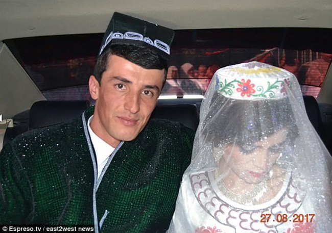 【影】塔吉克總統亂賜婚 新娘出嫁像去「葬禮」 | 華視新聞