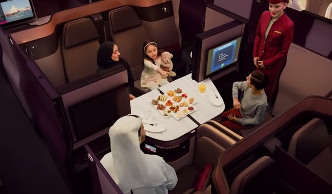 【影】超狂! 卡達航空商務艙有雙人床還能變4人包廂 | 華視新聞