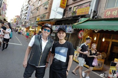 【影】真的是"他"! 街頭藝人直播 捕獲香港天王 | 