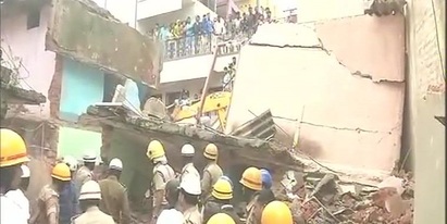 印度民宅氣爆倒塌 已知7死仍搶救中 | 印度民宅倒塌(翻攝印度時報)