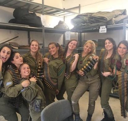 【影】比葉問還猛 以色列女兵1打30 | 世界知名的以色列女兵(翻攝網路)
