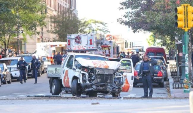 紐約曼哈頓驚傳恐攻! 卡車撞路人8死11傷 | 華視新聞