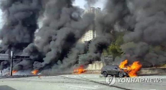 南韓油罐車爆炸3死1傷 10車成廢鐵 | 華視新聞