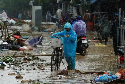 颱風肆虐APEC主場越南 釀106死.174傷 | (翻攝Express)