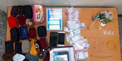 小琉球毒品"自助"交易 警搭船登島全逮捕 | 毒品與吸食工具(翻攝畫面)