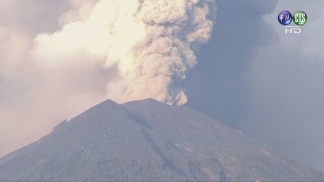 峇里島阿貢火山噴發 機場下午3點開放疏運 | 華視新聞