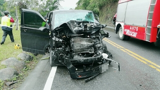 蘇花公路曳引車對撞休旅車 8人受傷送醫