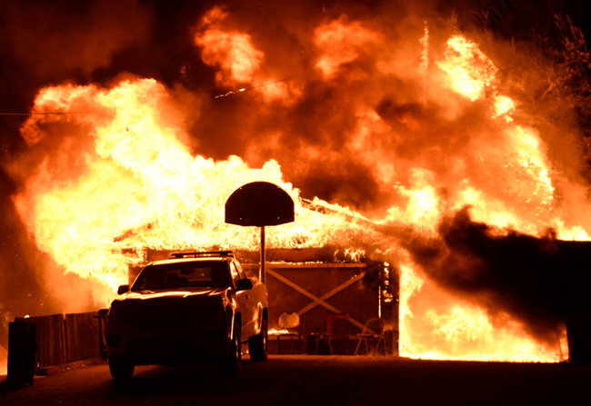 美加州野火疏離萬人 當局宣布緊急狀態 | 華視新聞