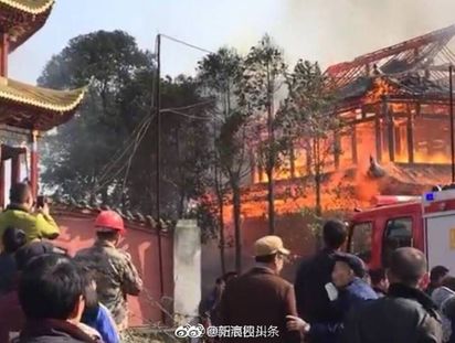 四川靈官樓大火 300年歷史建物快燒毀! | 