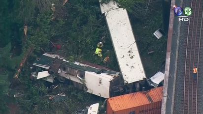 美華盛頓州火車出軌墜公路 6死77傷送醫 | 
