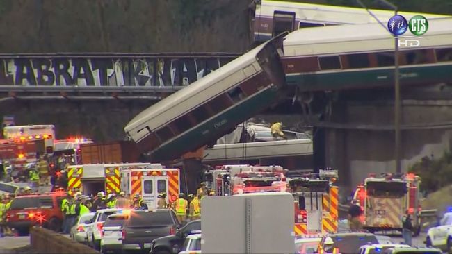 美華盛頓州火車出軌墜公路 6死77傷送醫 | 華視新聞