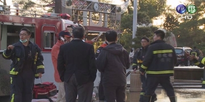 建國科大上課中竄大火 3名師生嗆傷送醫 | 現場大批消防人員搶救