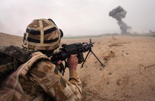 不輸男人! 女兵狙殺3名IS聖戰士 創英國先例 | 華視新聞