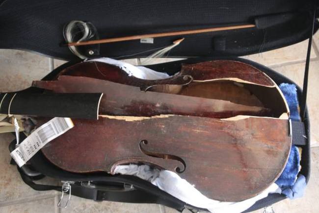 稀有古提琴搭機託運 下機後竟像”被車輾過” | 華視新聞
