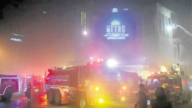 燒不停! 菲律賓百貨大火 連燒2天仍未撲滅 | 華視新聞