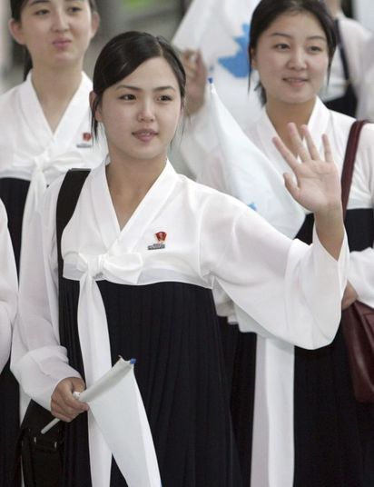 北韓確定參加平昌冬奧 美女啦啦隊將隨行 | 金正恩的妻子李雪主2005年正是美女啦啦隊一員。(翻攝路透社)