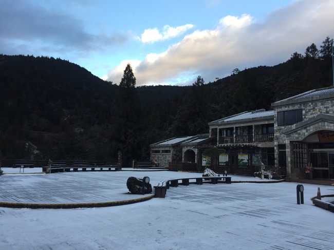 太平山降雪一片銀白 遊客直呼"好興奮" | 華視新聞