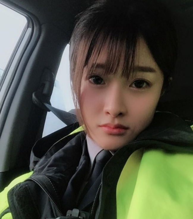 25歲女警周瑜 認真清新"一年小鴿子"登外媒 | 華視新聞