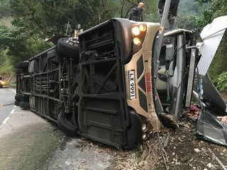 香港巴士翻覆18死60傷 駕駛4年前也曾肇事