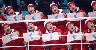 北韓啦啦隊 為南北韓女子冰球聯隊首戰加油