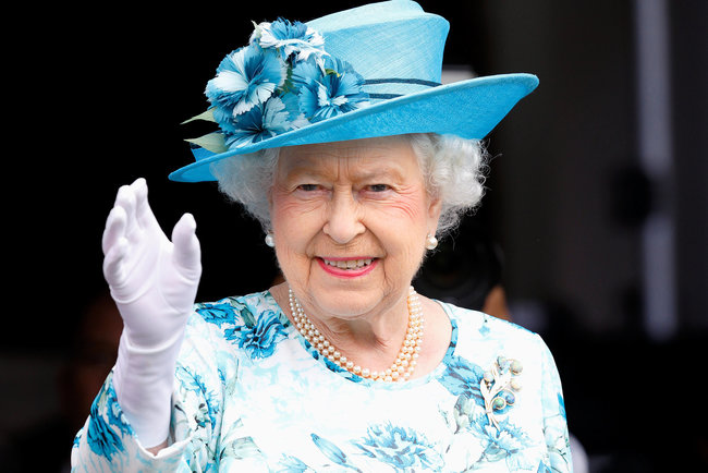 限塑正夯! 英女王下令 皇宮禁拋棄式塑膠製品 | 華視新聞