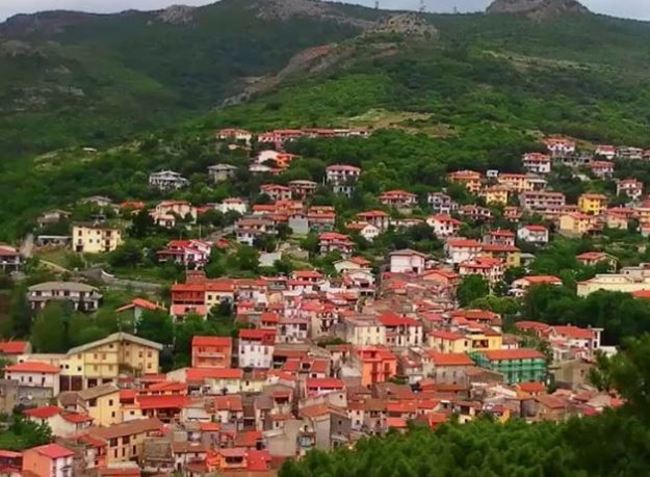 【影】想住在國外嗎? 義大利開出”36元”房屋促銷 | 華視新聞