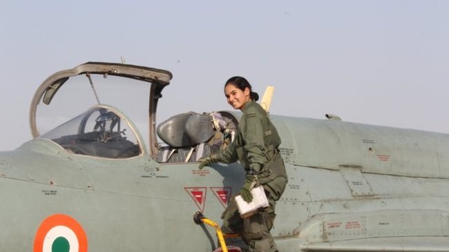 兩性平等一大步! 印度史上首位戰機女飛官 | 華視新聞