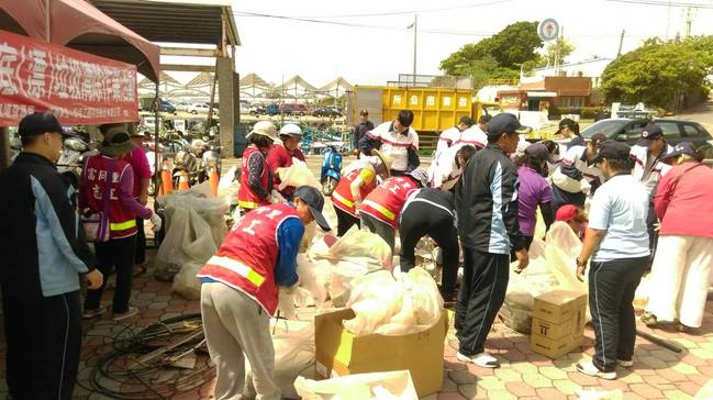 海巡富岡漁港淨灘 清出"369公斤垃圾" | 華視新聞